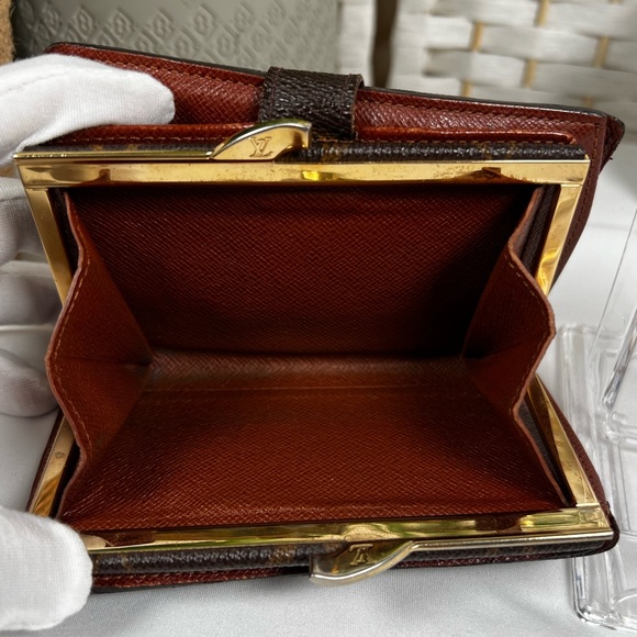 Vintage Louis Vuitton Monogram Viennois Wallet (2001) - Picture 9 of 17